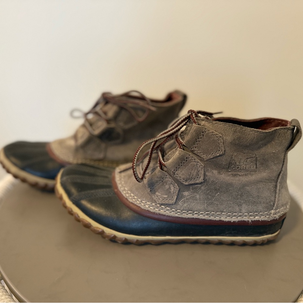 Sorel Black and Brown Lace-Up Winter Boots